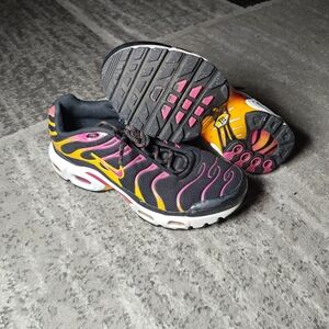 Nike Sneakers Shoes Youth 5Y Black Active Pink Air Max Plus GS Swoosh Logo